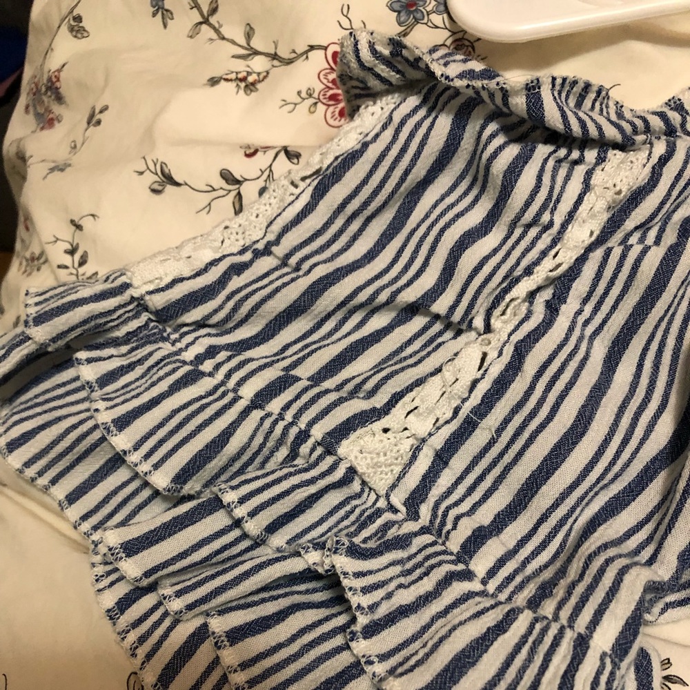 blouse - Picture 3 of 4